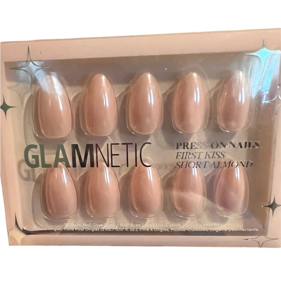 NEW Glamnetic First Kiss Short Almond Press On Nails - Picture 4 of 5